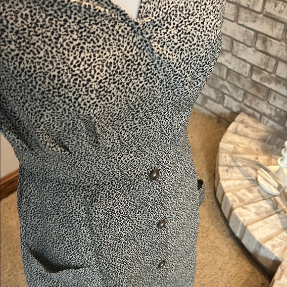 Sienna Sky Gray Casual V-Neck Cap Sleeve Midi Dress - Picture 4 of 7